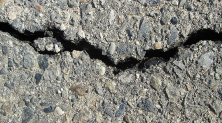 repair asphalt cracks