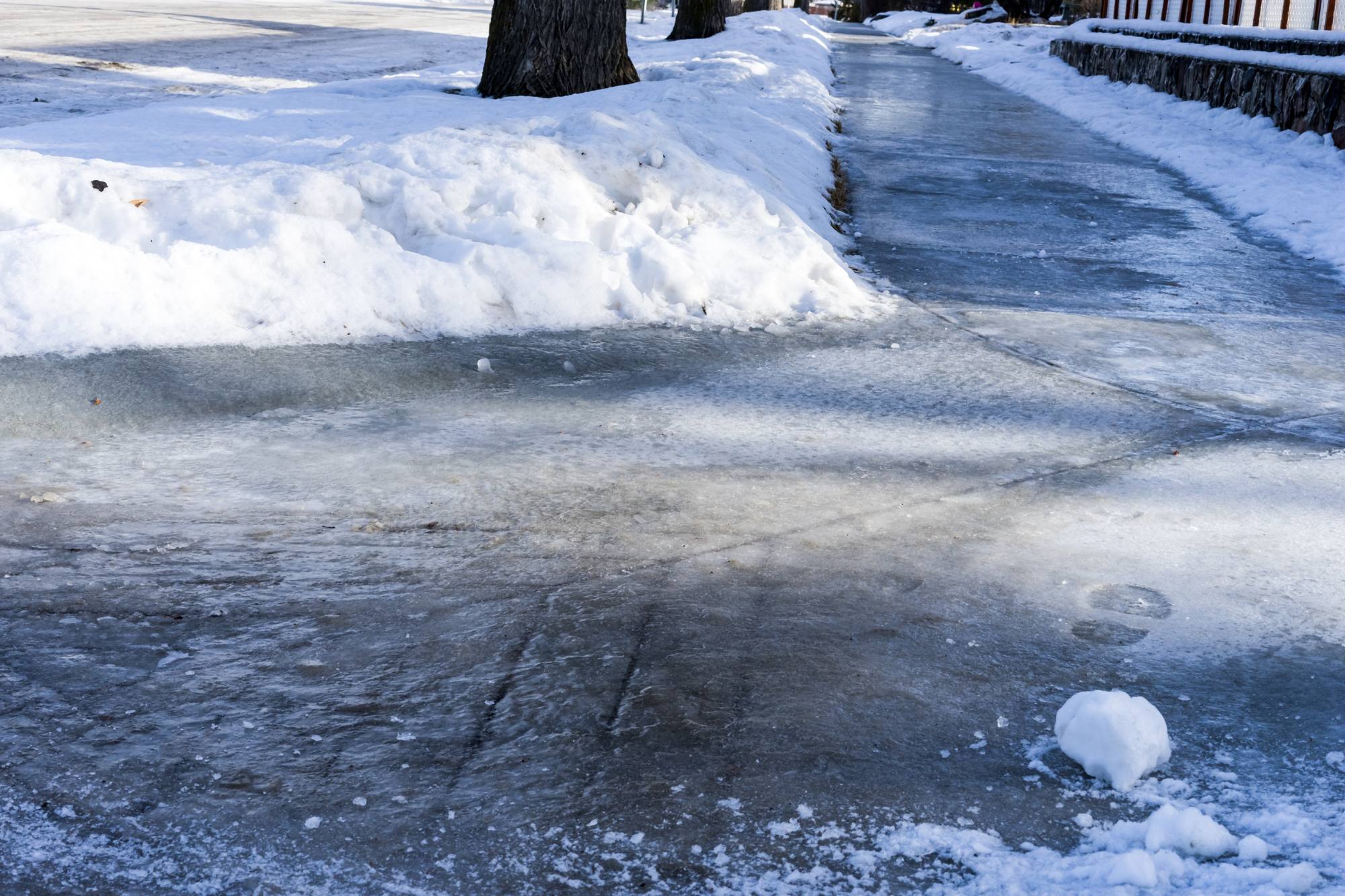 Safe Ways for Pavement Deicing