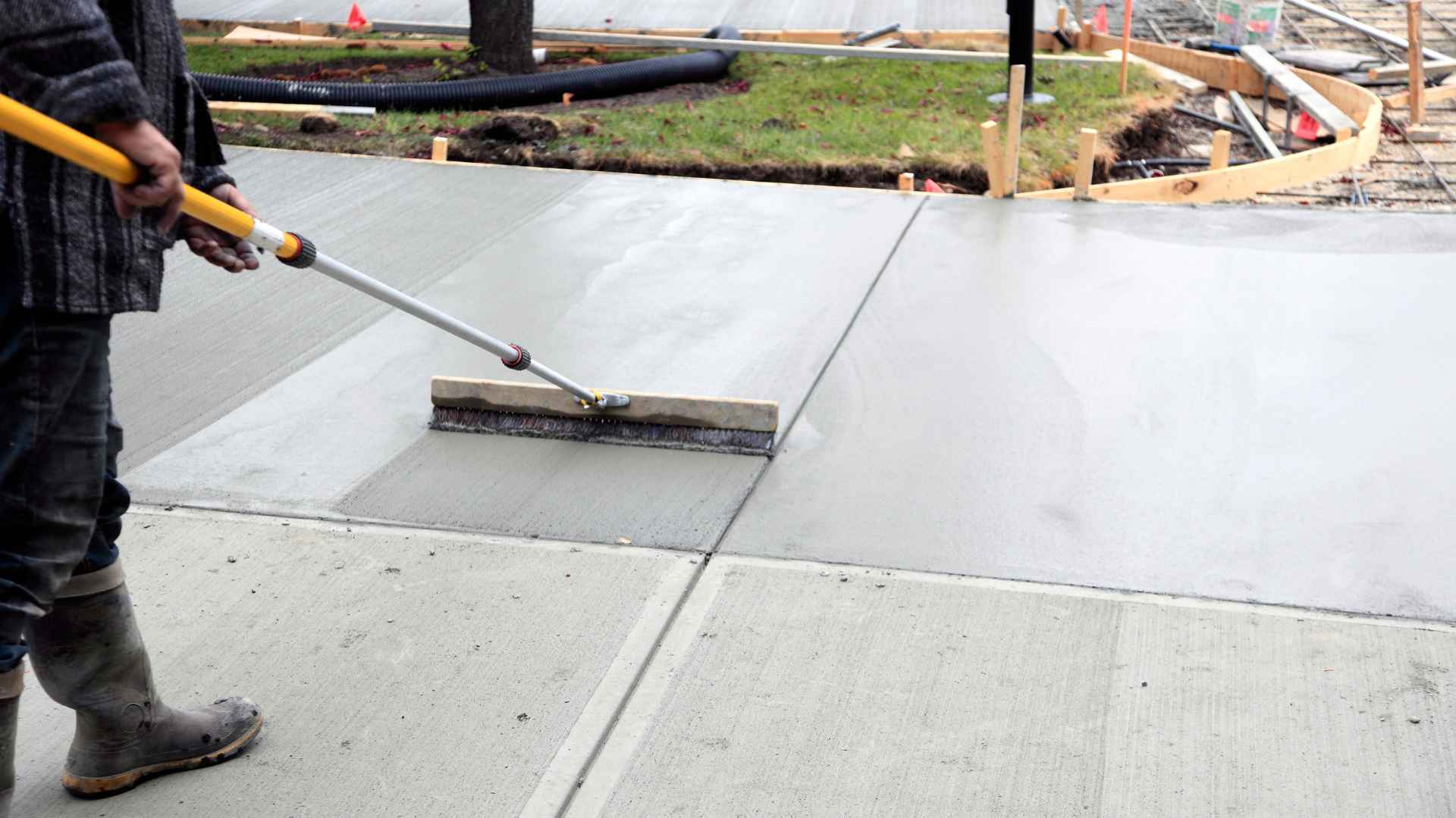 Durable and Practical: Exploring Concrete Flatwork Solutions